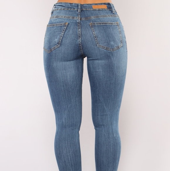 Medium wash high waist jeans 9 - Picture 5 of 8